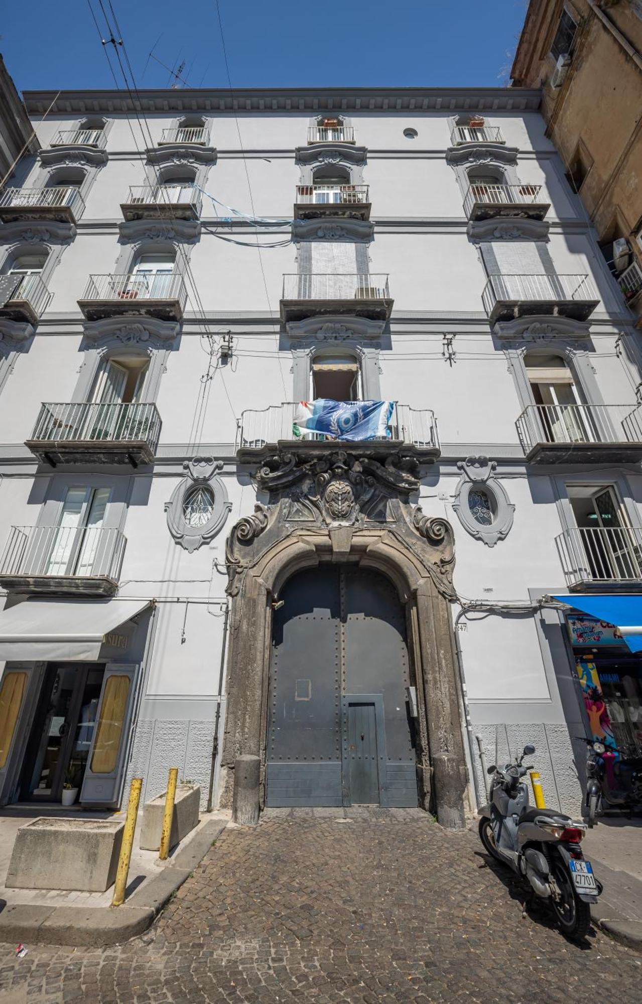 Napoli Squares Suites Exteriör bild
