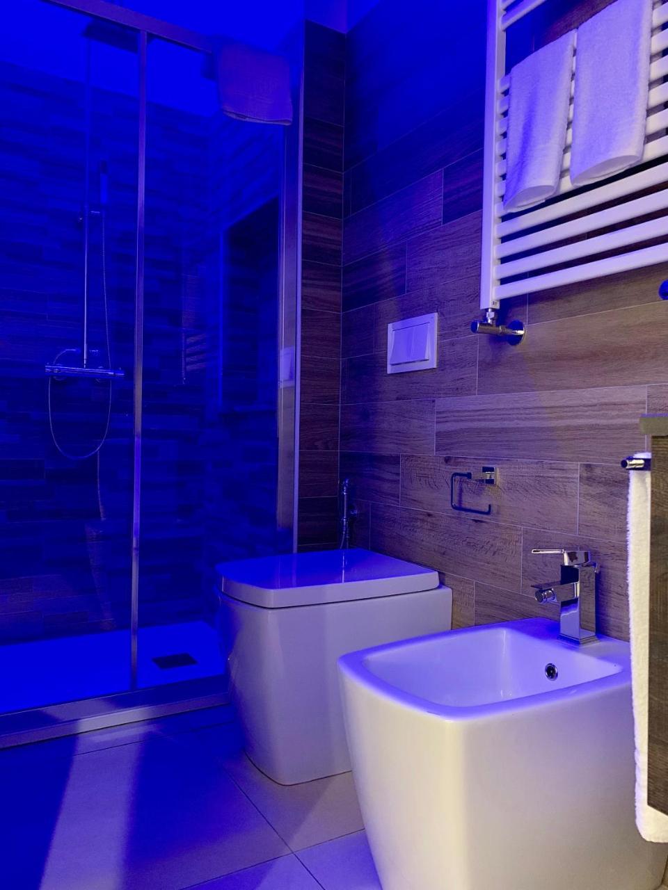 Napoli Squares Suites Exteriör bild
