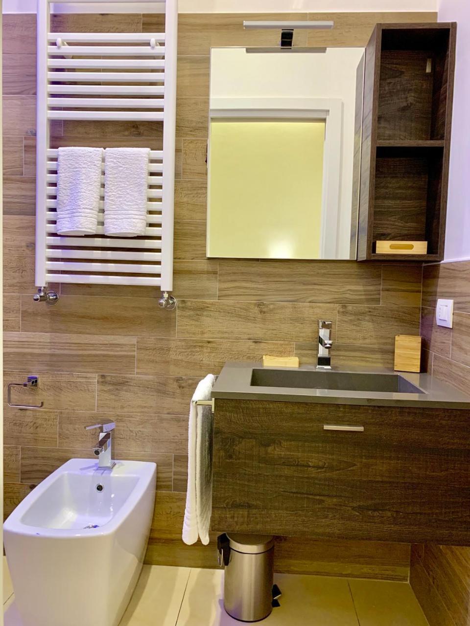Napoli Squares Suites Exteriör bild