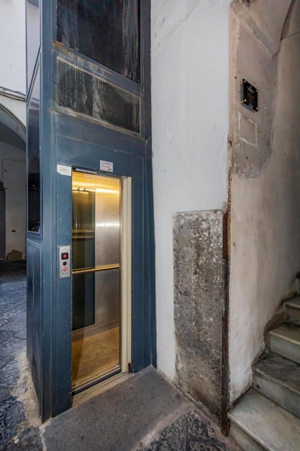 Napoli Squares Suites Exteriör bild